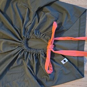 Dance FIVE THE LABEL long sleeve crop top, tie back!